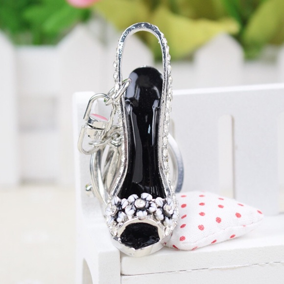 Black & Crystal High Heel Shoe on Silver Keychain - Picture 6 of 8